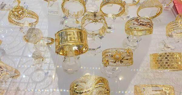 Vàng trang sức, vàng nhẫn 24K loạn giá