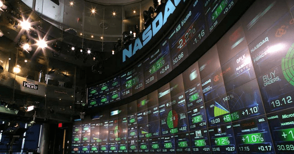 Nasdaq 100 chạm đỉnh gần 2 năm nhờ hai yếu tố đầy lạc quan