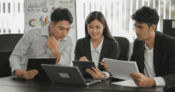 Doanh nghiệp cần chú ý gì để “vượt sóng” cuối năm