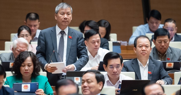 Đại biểu QH đề nghị bỏ giấy chuyển viện vì rất phiền toái, mất thời gian Đại biểu QH đề nghị bỏ giấy chuyển viện vì rất phiền toái, mất thời gian