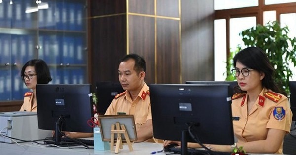Người trúng đấu giá biển số xe “siêu đẹp” 51K-888.88 đã nộp 15,2 tỉ đồng