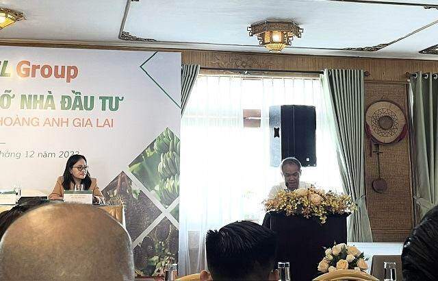 Bầu Đức ngạc nhiên vì giá sầu riêng, giá thành chưa tới 12,000 bán 77,000 đồng/kg Bầu Đức ngạc nhiên vì giá sầu riêng, giá thành chưa tới 12,000 bán 77,000 đồng/kg
