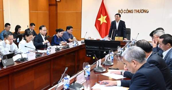 Bộ Công thương giao EVN đề xuất làm đường dây mới, tăng nhập khẩu điện từ Lào Bộ Công thương giao EVN đề xuất làm đường dây mới, tăng nhập khẩu điện từ Lào