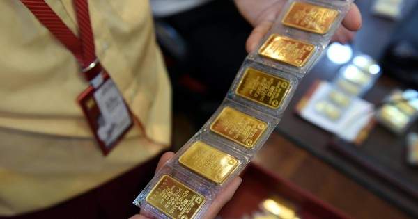 Giá vàng miếng SJC đột ngột tăng mạnh lên lại mức kỷ lục Giá vàng miếng SJC đột ngột tăng mạnh lên lại mức kỷ lục