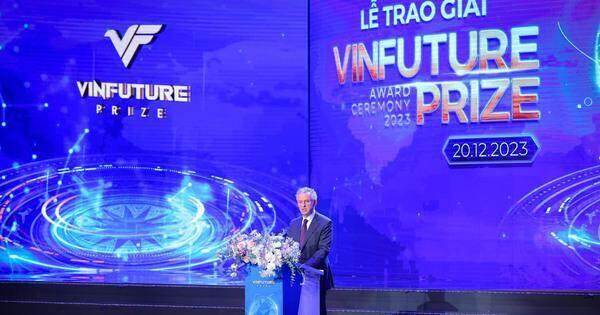 “Nhà khoa học Việt có thể sánh ngang các trí tuệ hàng đầu thế giới” “Nhà khoa học Việt có thể sánh ngang các trí tuệ hàng đầu thế giới”