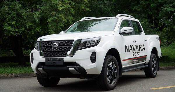 Nissan Navara giảm giá gần 200 triệu đồng, ‘đấu’ Ford Ranger