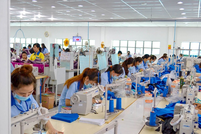 Từ 4,000 lao động nay còn 35 người, doanh nghiệp dệt may có tiếng ở TPHCM nói “càng làm càng lỗ” Từ 4,000 lao động nay còn 35 người, doanh nghiệp dệt may có tiếng ở TPHCM nói “càng làm càng lỗ”