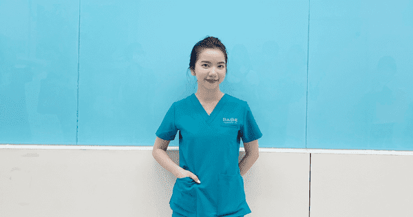 Từ bác sĩ da liễu tài năng đến nhà sáng tạo nội dung đình đám Từ bác sĩ da liễu tài năng đến nhà sáng tạo nội dung đình đám