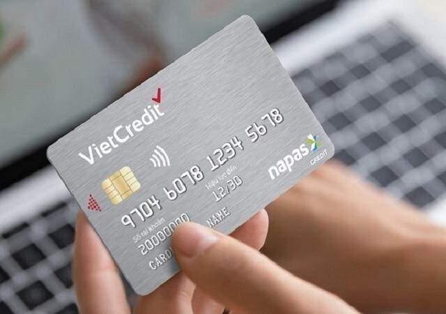 Dùng điện thoại đổi giọng thành nữ, lừa 2,1 tỷ đồng