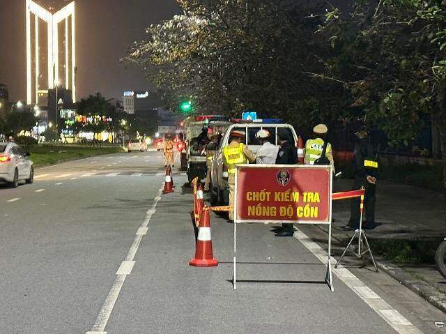 Kiểm tra nồng độ cồn, cú sốc cần thiết để thay đổi ‘kinh tế nhậu’