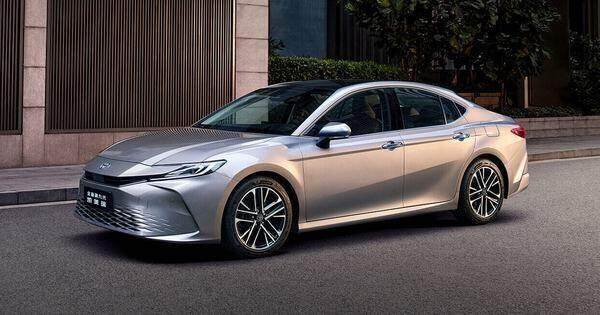 Toyota Camry 2024 nâng cấp thêm đồ ‘xịn’, giá gần 600 triệu đồng
