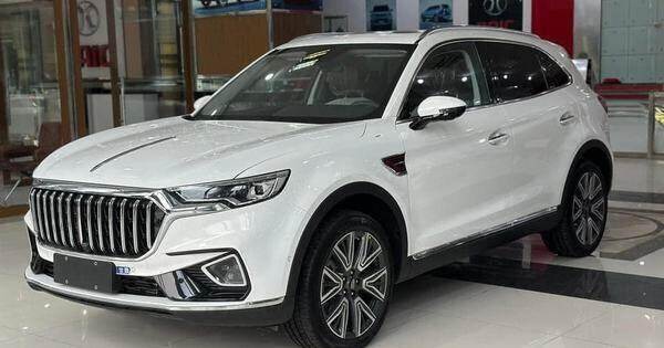 Xe Trung Quốc Hongqi HS5 đời cũ về Việt Nam ‘đấu’ Honda CR-V