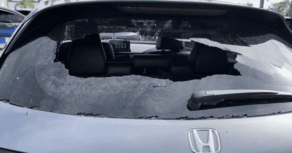 Hàng trăm chủ xe Honda HR-V phản ánh kính sau bị vỡ khi bật tính năng sấy