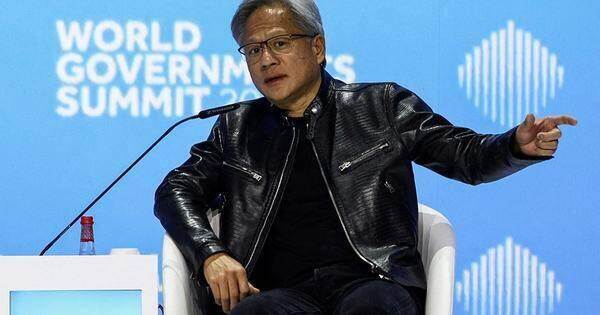 Tuyên bố ‘Đừng học lập trình, AI sẽ lo hết’ của CEO Nvidia gây tranh cãi Tuyên bố ‘Đừng học lập trình, AI sẽ lo hết’ của CEO Nvidia gây tranh cãi