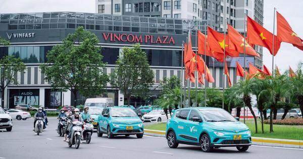 Vì sao người Việt ngày càng chuộng taxi điện? Vì sao người Việt ngày càng chuộng taxi điện?