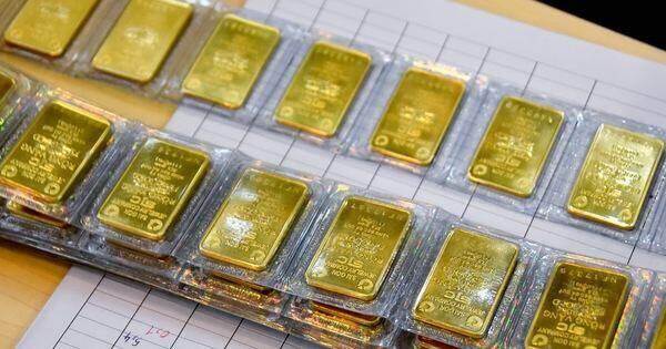 Mùng 1 Tết, giá vàng SJC lao dốc