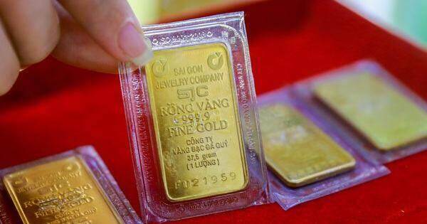 Giá vàng SJC rớt mạnh
