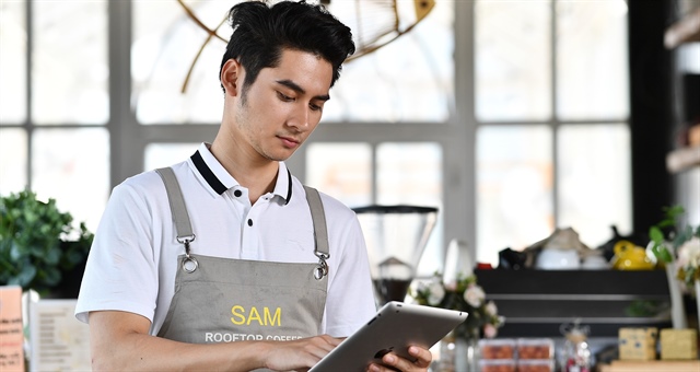 Chưa giàu đã già, nhiều người 7X, 8X sẽ phải sống bằng nghề bồi bàn Chưa giàu đã già, nhiều người 7X, 8X sẽ phải sống bằng nghề bồi bàn