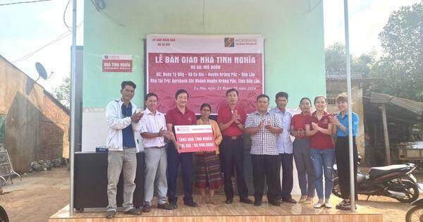 Agribank chi nhánh Krông Pắc trao tặng 3 căn nhà tình nghĩa cho hộ nghèo Agribank chi nhánh Krông Pắc trao tặng 3 căn nhà tình nghĩa cho hộ nghèo