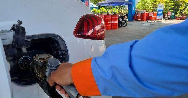 Cuộc ‘chạy đua’ của hơn 7.000 cửa hàng xăng dầu Cuộc ‘chạy đua’ của hơn 7.000 cửa hàng xăng dầu