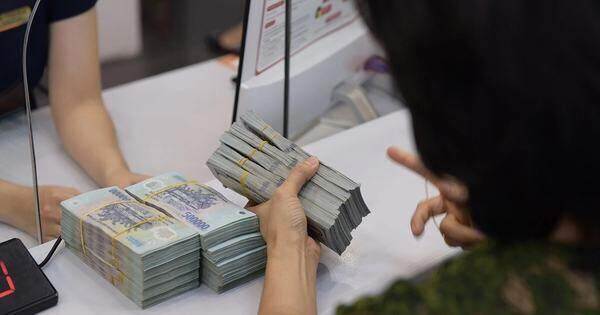 Lãi suất cho vay vẫn neo cao