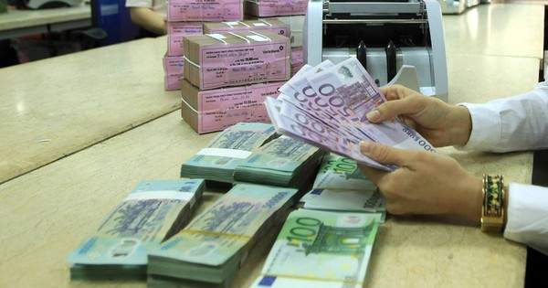 Lãi suất liên ngân hàng tiếp tục giảm sâu, giá USD tăng Lãi suất liên ngân hàng tiếp tục giảm sâu, giá USD tăng