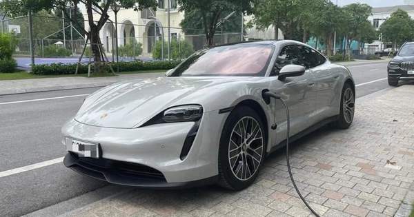 Ô tô điện hạng sang Porsche Taycan ‘rớt giá’ 50% sau 3 năm sử dụng Ô tô điện hạng sang Porsche Taycan ‘rớt giá’ 50% sau 3 năm sử dụng