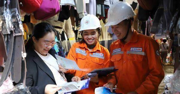 Quyết liệt thực hiện các biện pháp tiết kiệm điện trong mùa nắng nóng kéo dài Quyết liệt thực hiện các biện pháp tiết kiệm điện trong mùa nắng nóng kéo dài