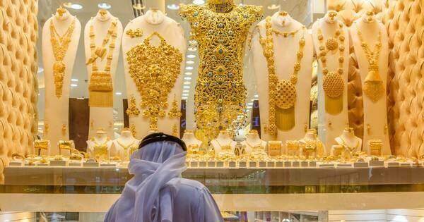 Giá vàng tăng phi mã, chợ vàng Dubai ế ẩm