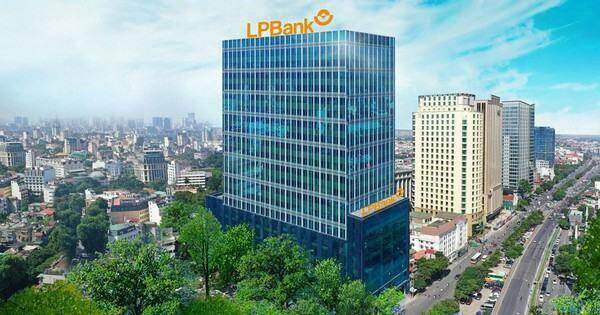 Hai Phó Tổng LPBank đăng ký bán cổ phiếu LPB
