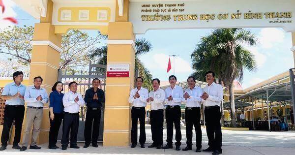 Agribank Chi nhánh tỉnh Bến Tre tài trợ nâng cấp, sửa chữa trường học tại huyện Thạnh Phú