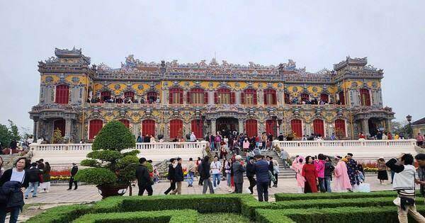 Choáng ngợp với cung điện nguy nga, tráng lệ của triều Nguyễn vừa hoàn thành trùng tu Choáng ngợp với cung điện nguy nga, tráng lệ của triều Nguyễn vừa hoàn thành trùng tu