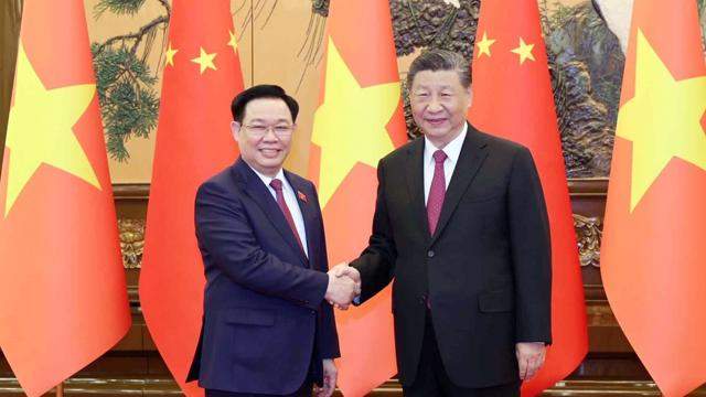 Cử tri quan tâm và đánh giá cao chuyến thăm chính thức Trung Quốc của Chủ tịch Quốc hội Vương Đình Huệ Cử tri quan tâm và đánh giá cao chuyến thăm chính thức Trung Quốc của Chủ tịch Quốc hội Vương Đình Huệ
