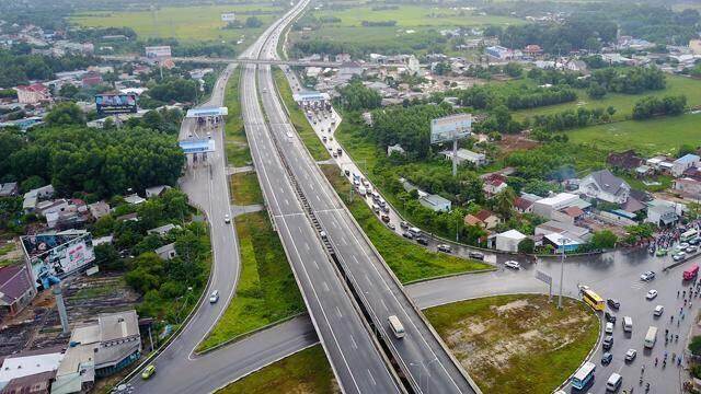 Đề xuất chi 55.000 tỷ đồng mở rộng cấp bách 5 tuyến cao tốc