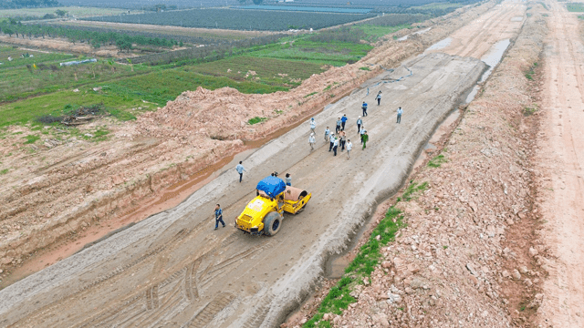 Hà Nội điều chỉnh, bổ sung hơn 11.568 tỷ đồng cho nhiều dự án, tăng tốc giải ngân vốn đầu tư công
