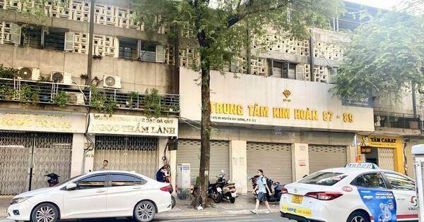 Nhiều tiệm vàng tại TP HCM bất ngờ đóng cửa Nhiều tiệm vàng tại TP HCM bất ngờ đóng cửa