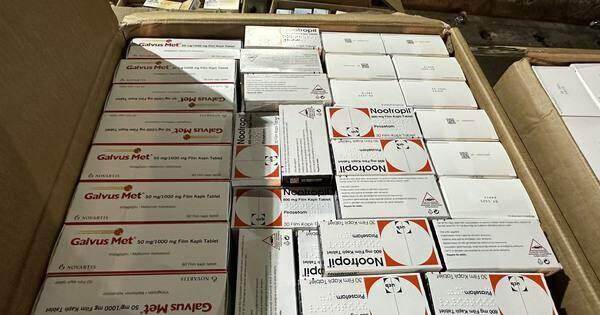Phát hiện số lượng lớn thuốc tân dược không chứng từ tại sân bay Tân Sơn Nhất Phát hiện số lượng lớn thuốc tân dược không chứng từ tại sân bay Tân Sơn Nhất