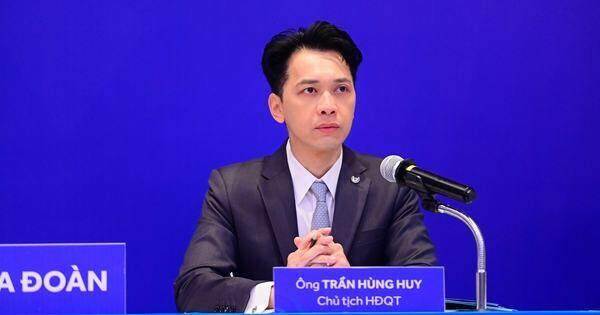 Cận cảnh vẻ đẹp “vạn người mê” của Chủ tịch ACB Trần Hùng Huy tại ĐHĐCĐ