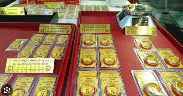 Giá vàng trên đỉnh cao chót vót