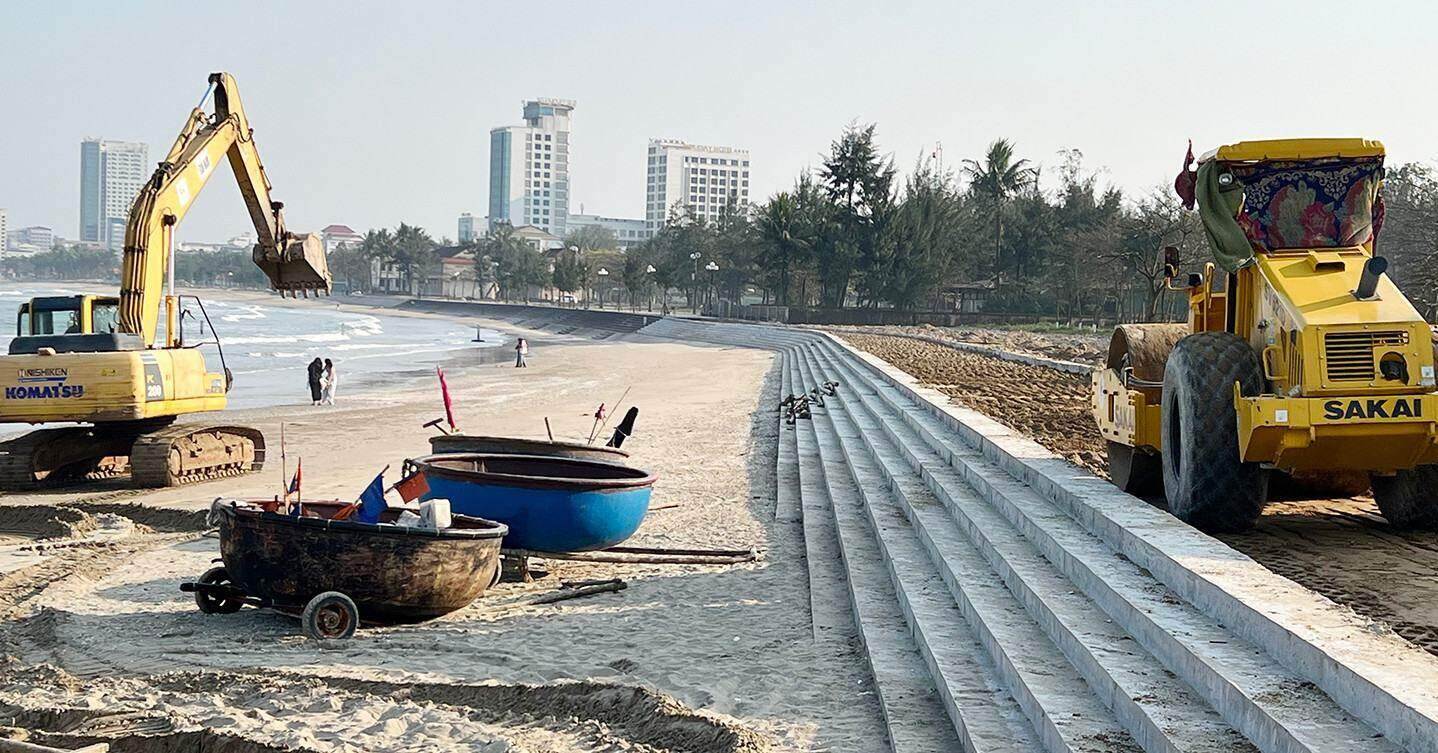 Đề xuất điều chỉnh quy hoạch dự án xây dựng chồng lấn ở biển Cửa Lò