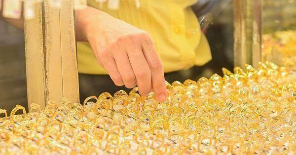 Sau lập đỉnh hơn 85 triệu đồng, giá vàng SJC đảo chiều giảm mạnh