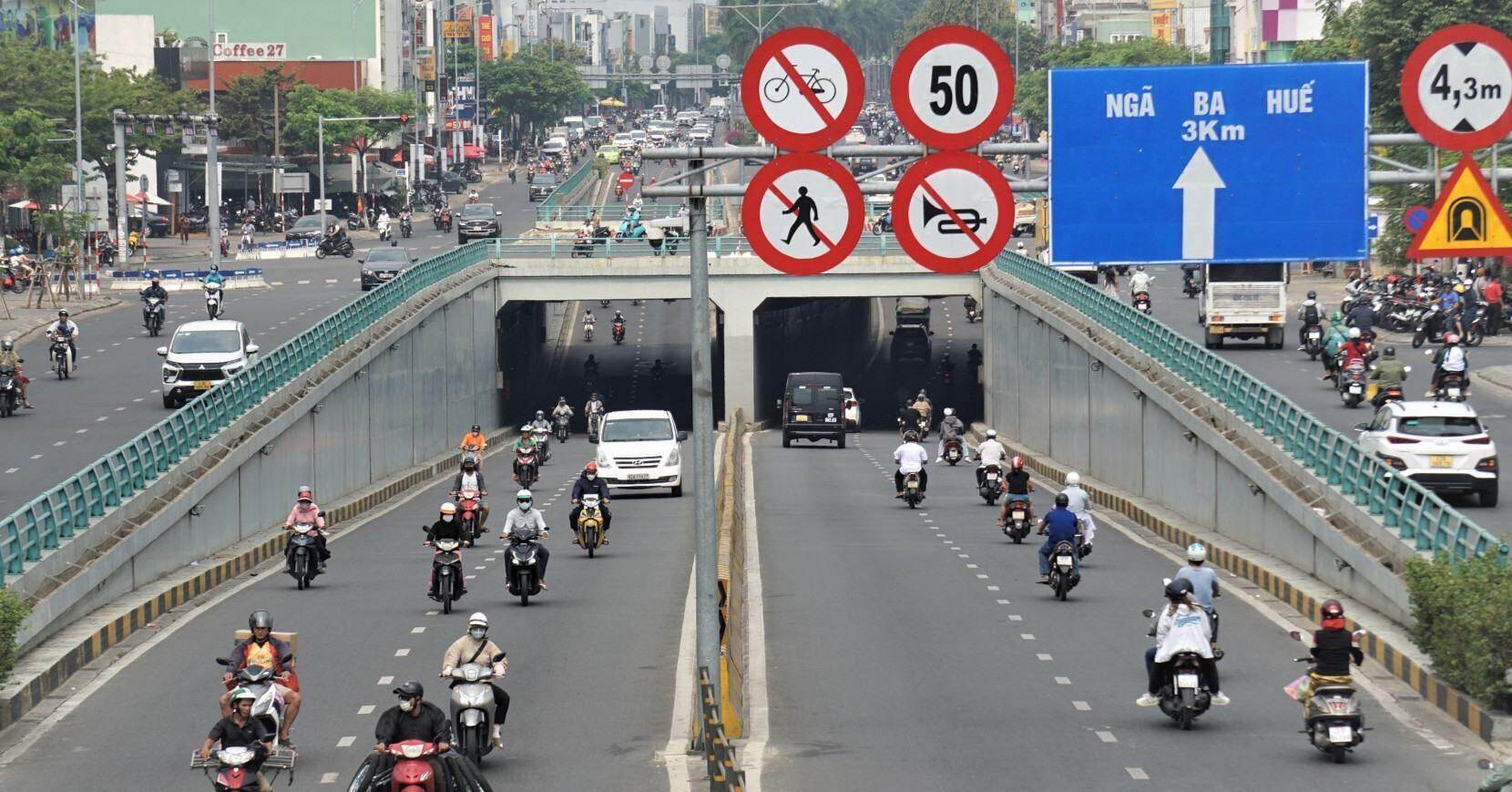 Hầm chui do Tập đoàn Thuận An thi công nhiều lần bị ngập nước dù trời không mưa