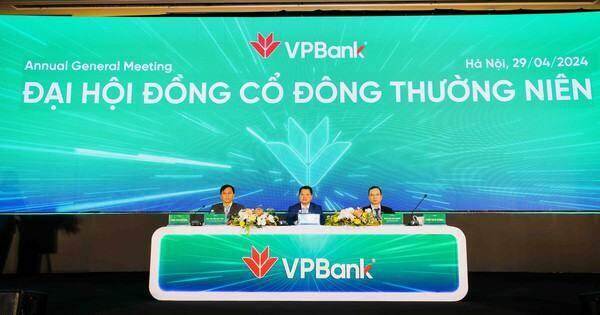 Chủ tịch Ngô Chí Dũng khẳng định chia cổ tức tiền mặt trong 5 năm liền, lý giải quyết định tham gia tái cơ cấu ngân hàng yếu kém Chủ tịch Ngô Chí Dũng khẳng định chia cổ tức tiền mặt trong 5 năm liền, lý giải quyết định tham gia tái cơ cấu ngân hàng yếu kém
