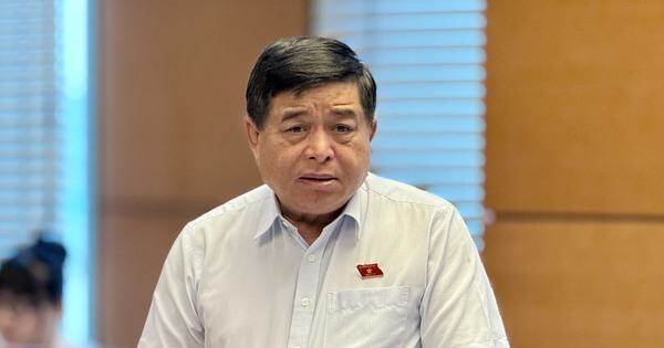 Bộ trưởng Nguyễn Chí Dũng: “Người ta làm như vũ bão, còn chúng ta cái gì cũng xin