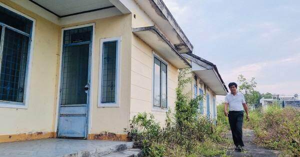 Lạ lùng giám đốc gần 70 tuổi ‘không được’ nghỉ hưu, lương 0 đồng Lạ lùng giám đốc gần 70 tuổi ‘không được’ nghỉ hưu, lương 0 đồng
