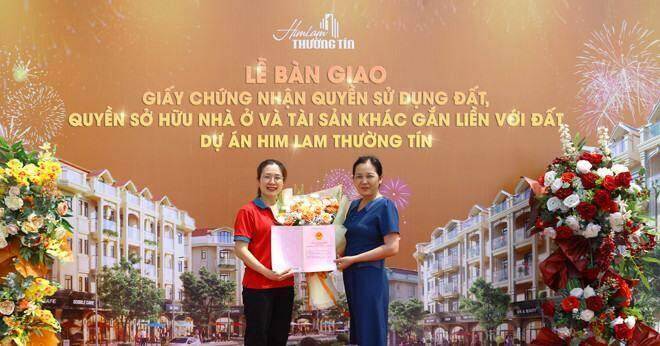 Him Lam Thường Tín bàn giao sổ hồng cho cư dân