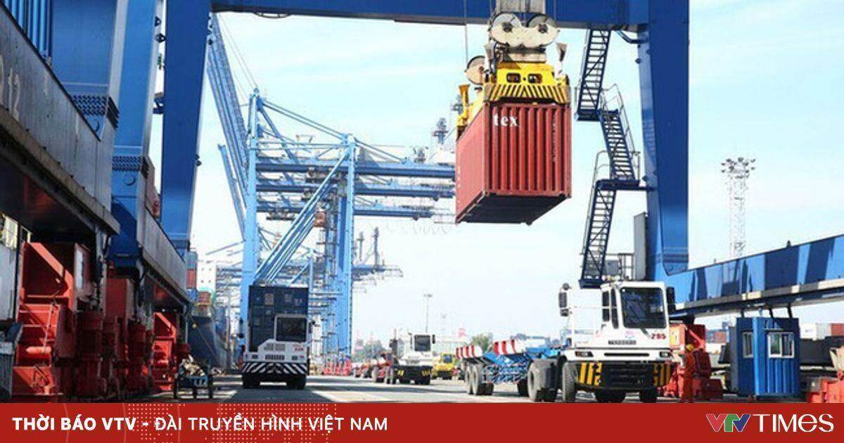 Việt Nam xuất siêu hơn 8 tỷ USD trong 5 tháng Việt Nam xuất siêu hơn 8 tỷ USD trong 5 tháng