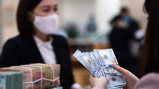 Lãi suất liên ngân hàng tiến sát 5%, Ngân hàng Nhà nước tăng quy mô bơm ròng gấp 17 lần Lãi suất liên ngân hàng tiến sát 5%, Ngân hàng Nhà nước tăng quy mô bơm ròng gấp 17 lần