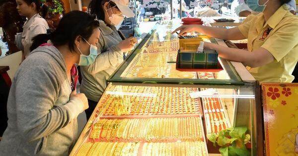 Tổng cục Thuế đề xuất bắt buộc thanh toán không dùng tiền mặt đối với giao dịch kinh doanh vàng Tổng cục Thuế đề xuất bắt buộc thanh toán không dùng tiền mặt đối với giao dịch kinh doanh vàng
