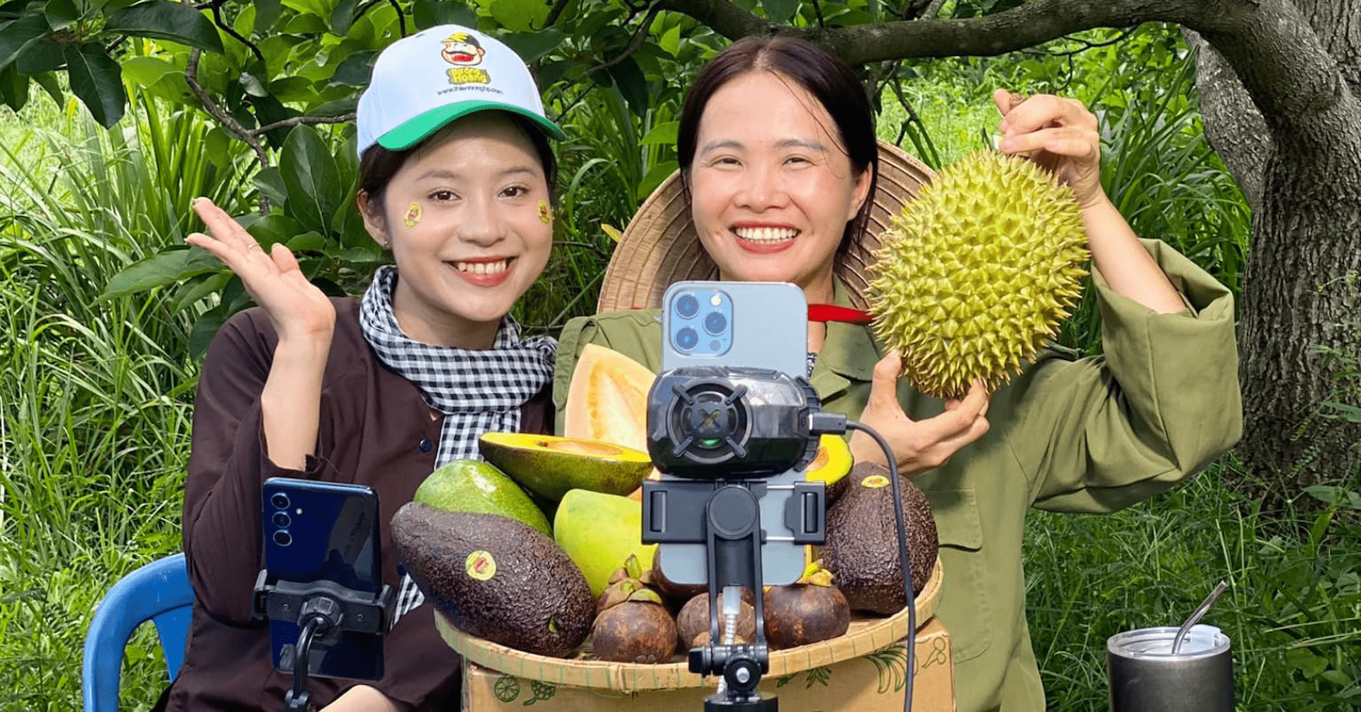 Livestream bán trái cây tại vườn hút gần 3 triệu lượt xem
